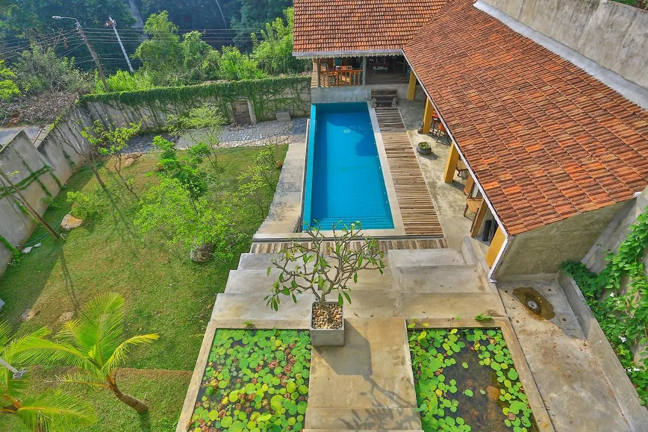 Urban Castle Hotel Kandy 4*,  Sri Lanka